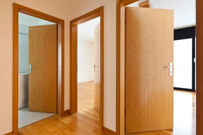 Puertas de paso interiores lacadas en una vivienda