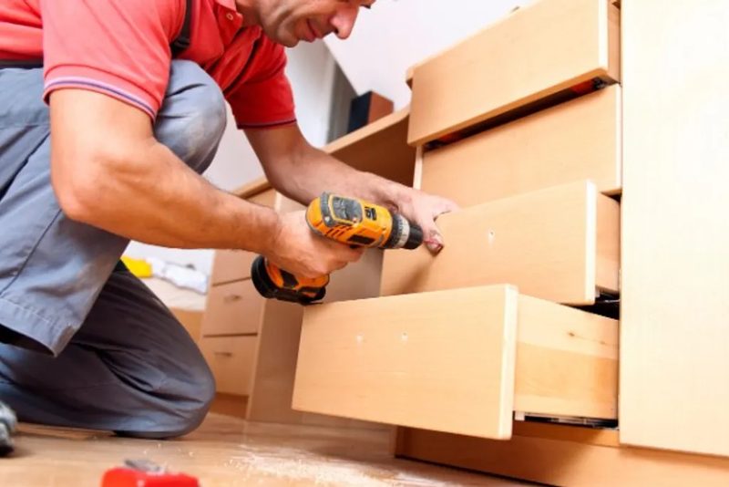 Reforma de cocina con instalación de muebles a medida